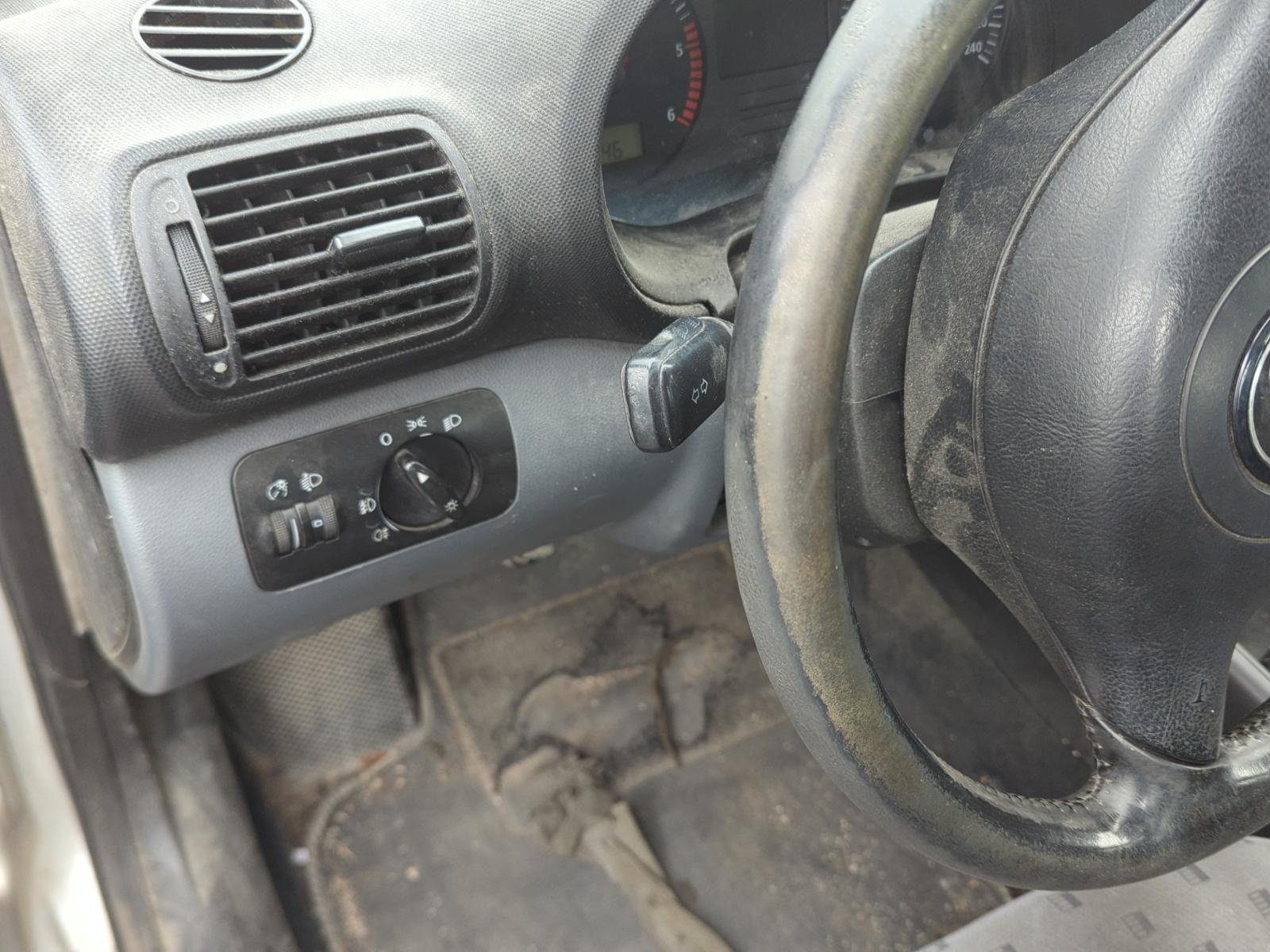 CONDENSADOR / RADIADOR  AIRE ACONDICIONADO SEAT TOLEDO (1M2) - recambio desguace - vista 6