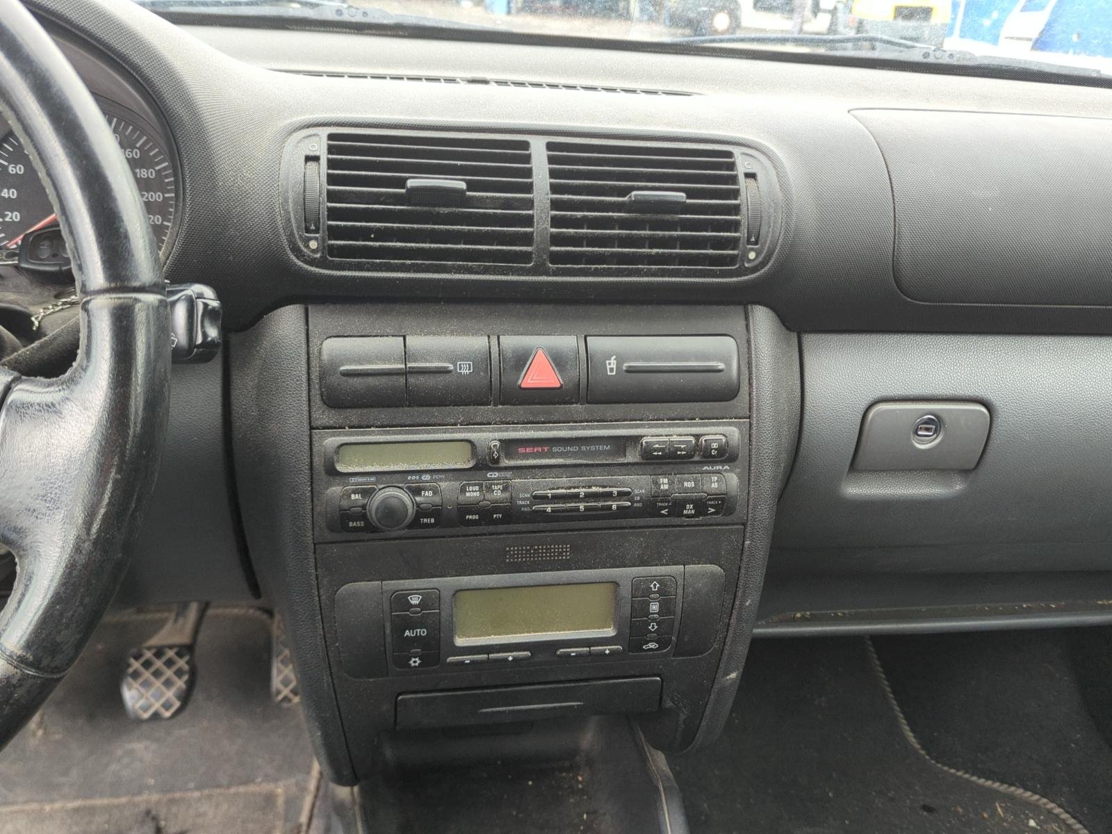 CONDENSADOR / RADIADOR  AIRE ACONDICIONADO SEAT TOLEDO (1M2) - recambio desguace - vista 8