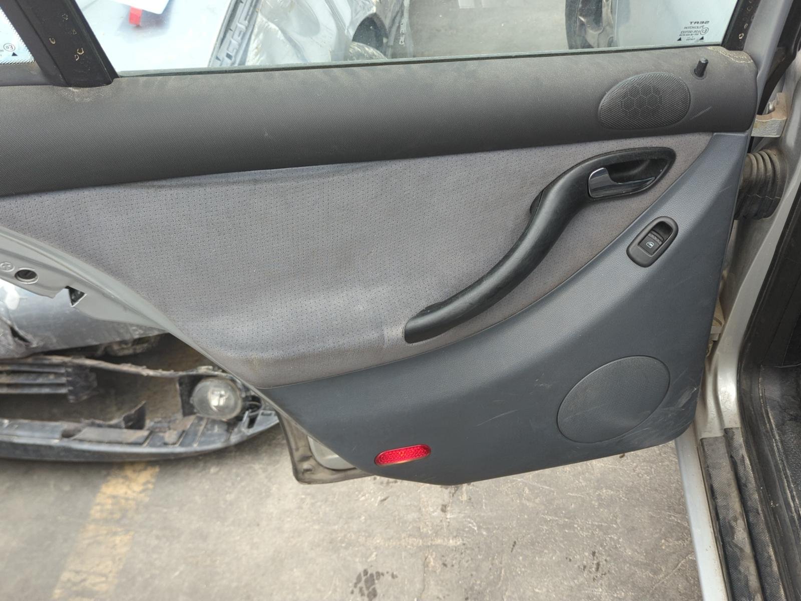 CONDENSADOR / RADIADOR  AIRE ACONDICIONADO SEAT TOLEDO (1M2) - recambio desguace - vista 11