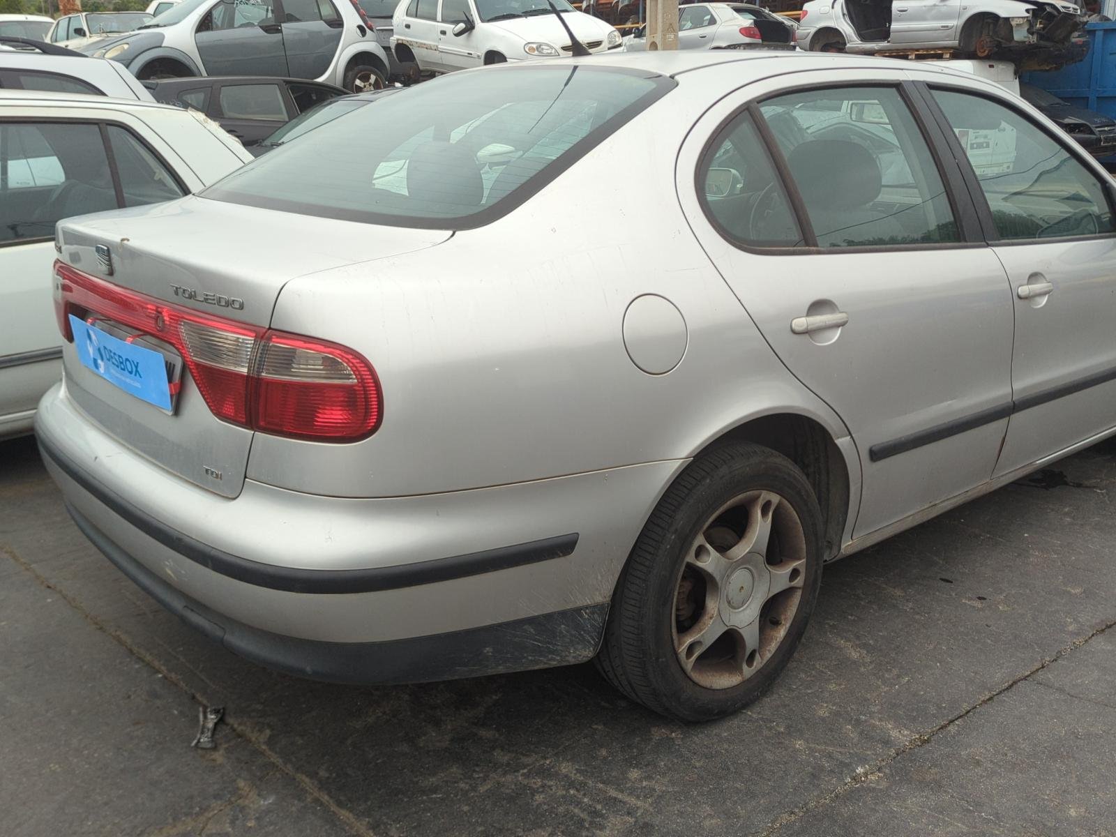 CONDENSADOR / RADIADOR  AIRE ACONDICIONADO SEAT TOLEDO (1M2) - recambio desguace - vista 15