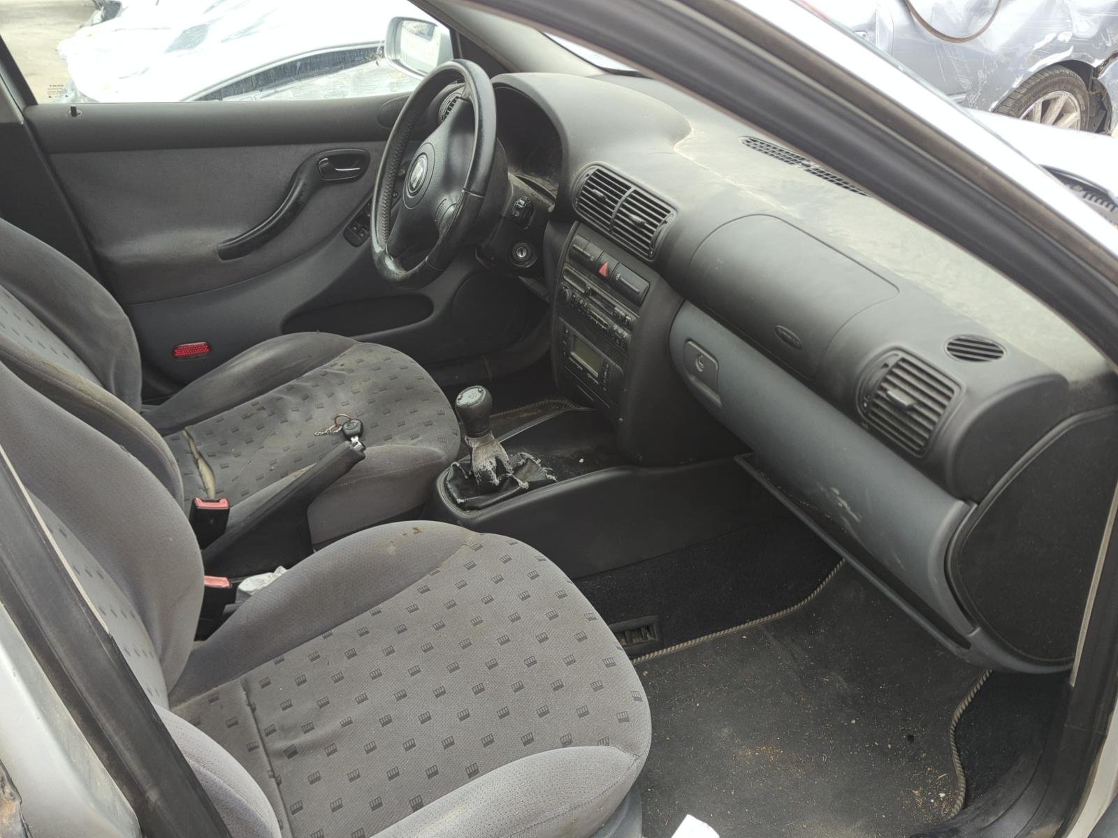 CONDENSADOR / RADIADOR  AIRE ACONDICIONADO SEAT TOLEDO (1M2) - recambio desguace - vista 17