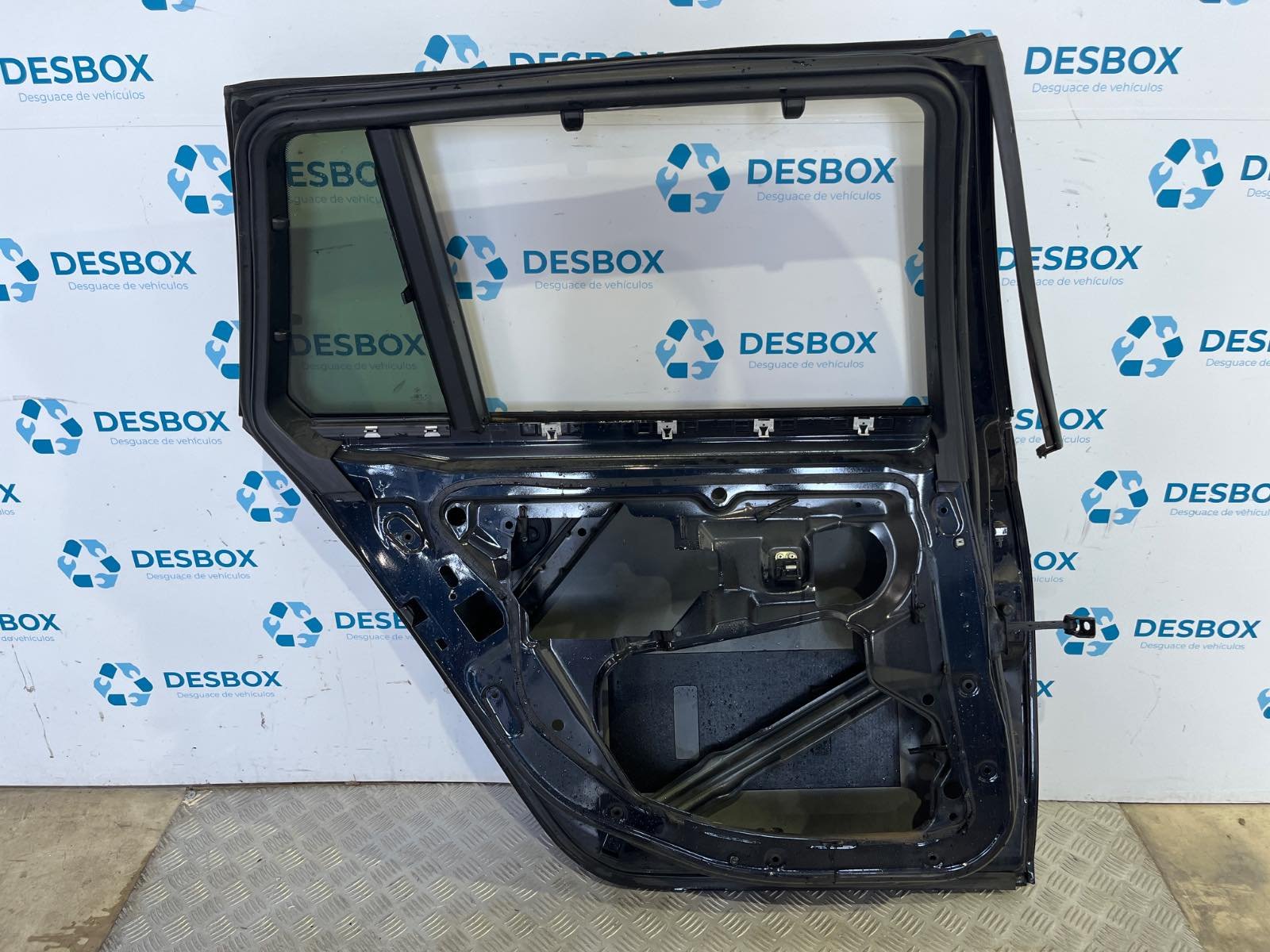 PUERTA TRASERA IZQUIERDA BMW SERIE 5 TOURING (E61) - recambio desguace - vista 6