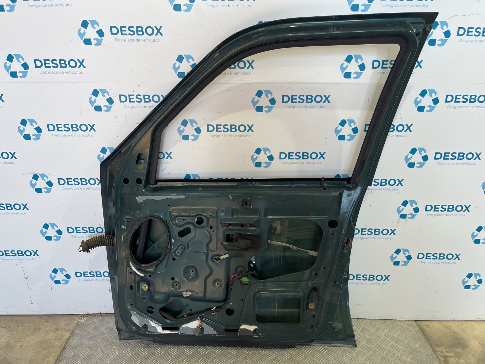 PUERTA DELANTERA DERECHA FORD EXPLORER - recambio desguace - vista 5