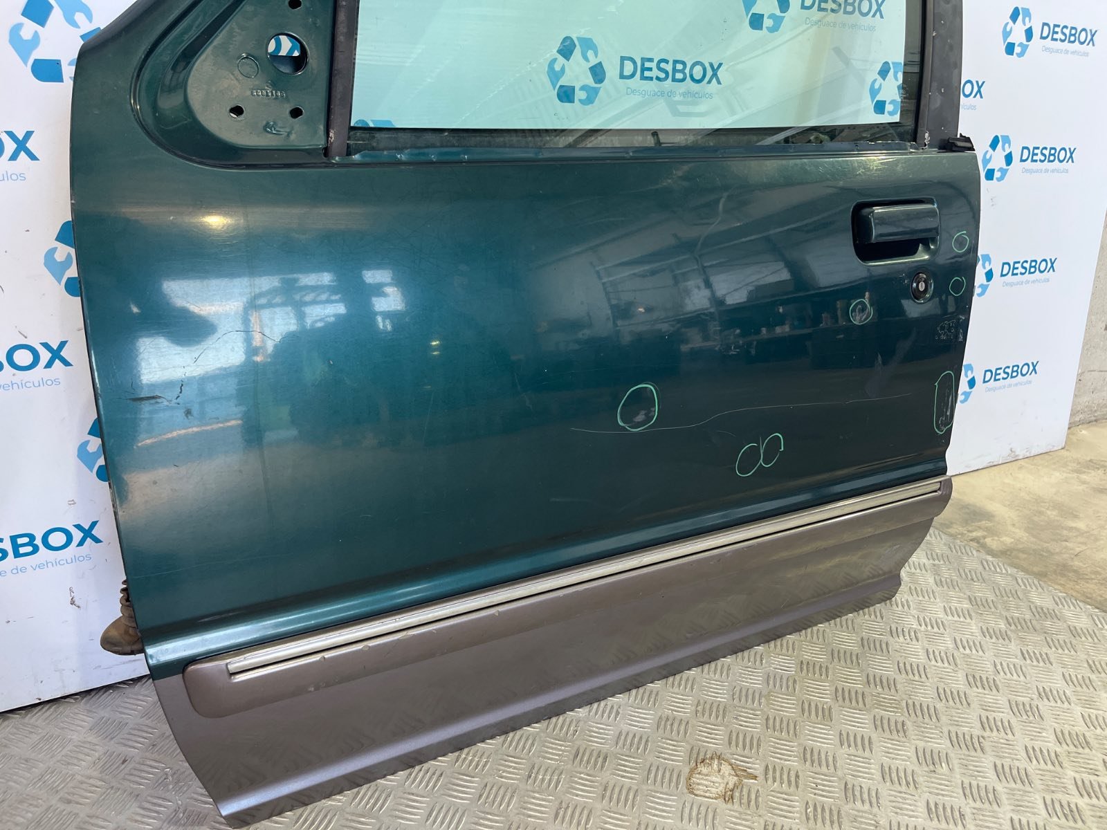PUERTA DELANTERA IZQUIERDA FORD EXPLORER - recambio desguace - vista 2