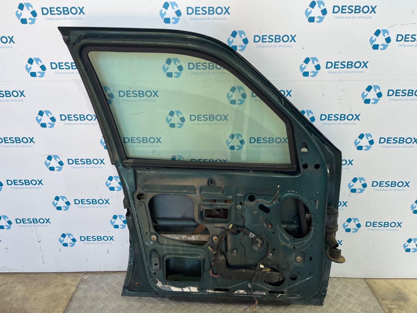 PUERTA DELANTERA IZQUIERDA FORD EXPLORER - recambio desguace - vista 4