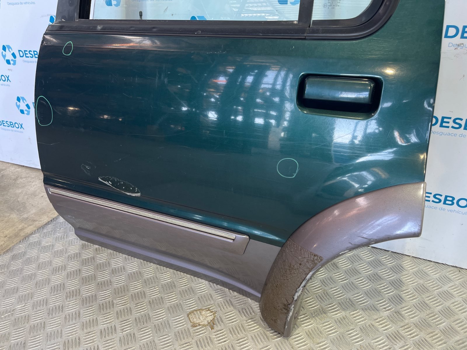 PUERTA TRASERA IZQUIERDA FORD EXPLORER - recambio desguace - vista 6