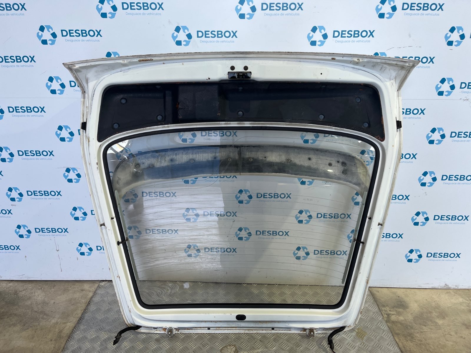 PORTON TRASERO FORD SIERRA BERLINA - recambio desguace - vista 4