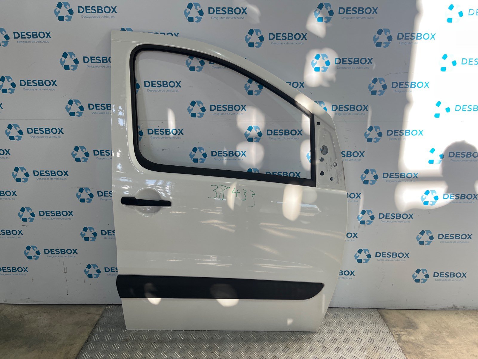 PUERTA DELANTERA DERECHA PEUGEOT EXPERT TEPEE - recambio desguace
