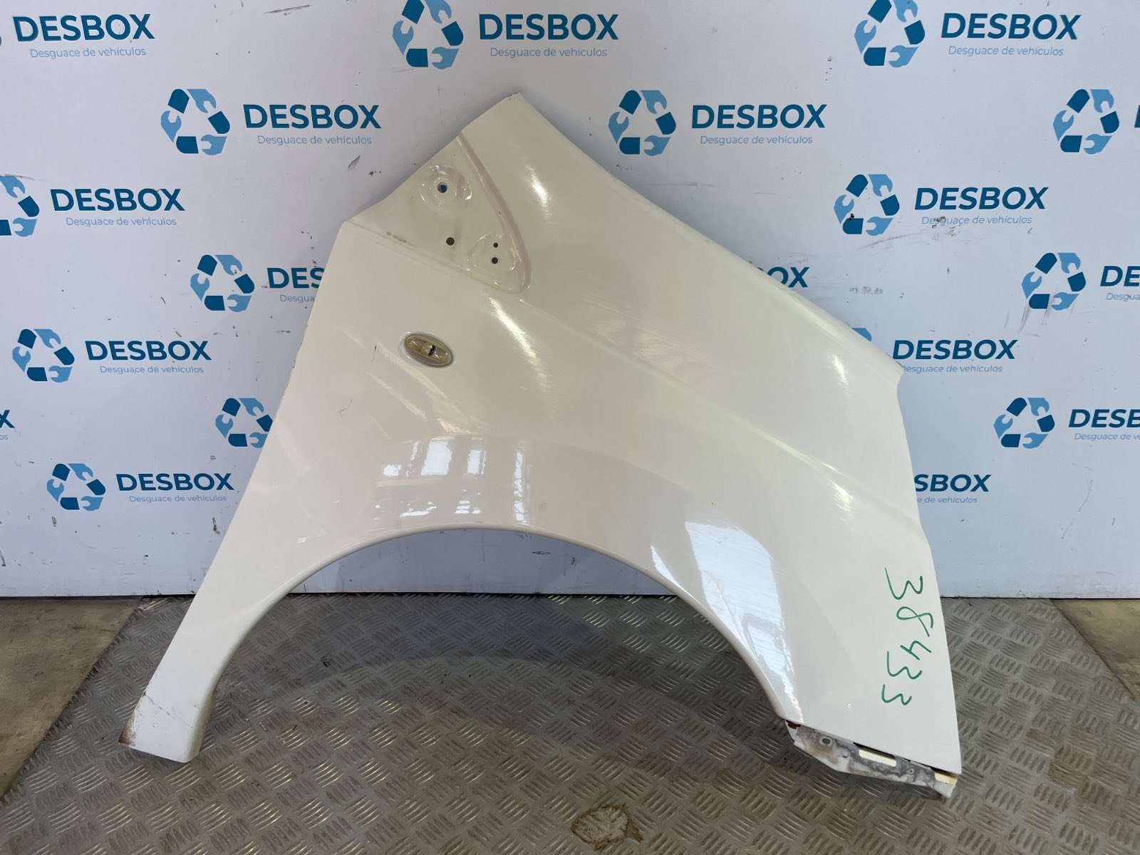 ALETA DELANTERA DERECHA PEUGEOT EXPERT TEPEE - recambio desguace