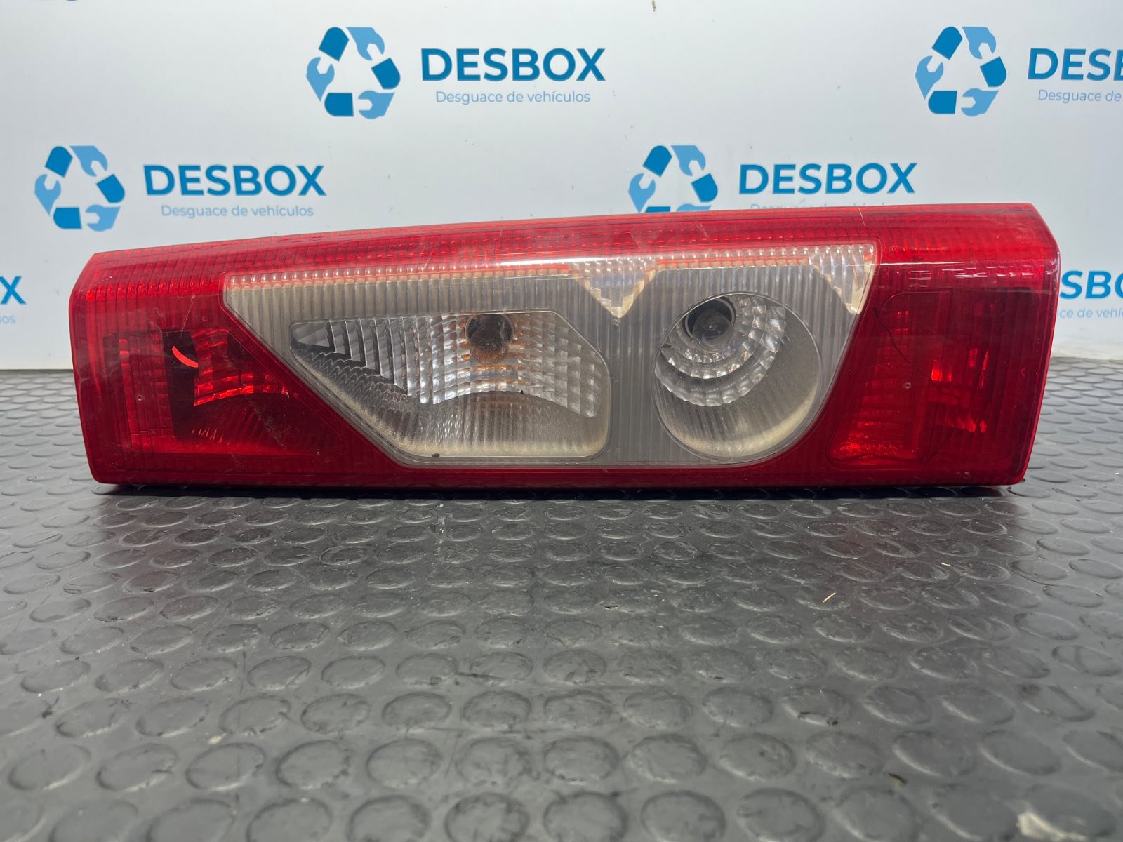 PILOTO TRASERO DERECHO PEUGEOT EXPERT TEPEE - recambio desguace