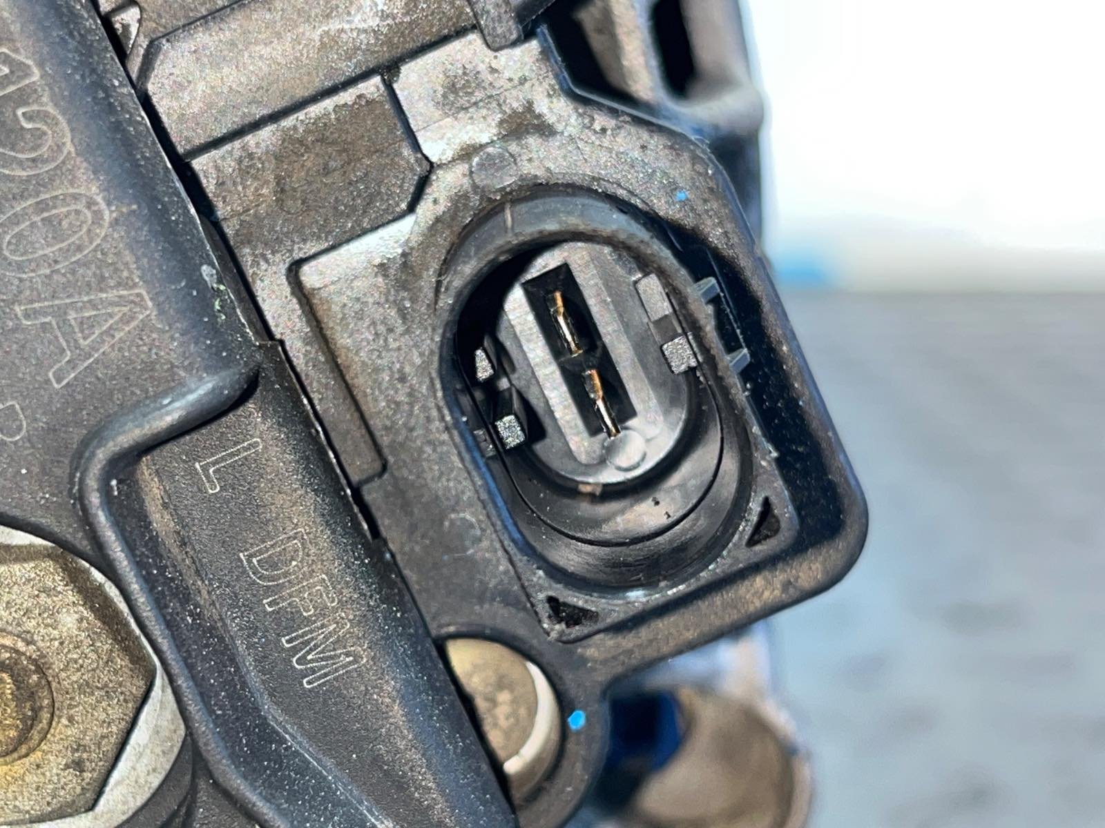 ALTERNADOR AUDI A4 AVANT (B5) - recambio desguace - vista 4