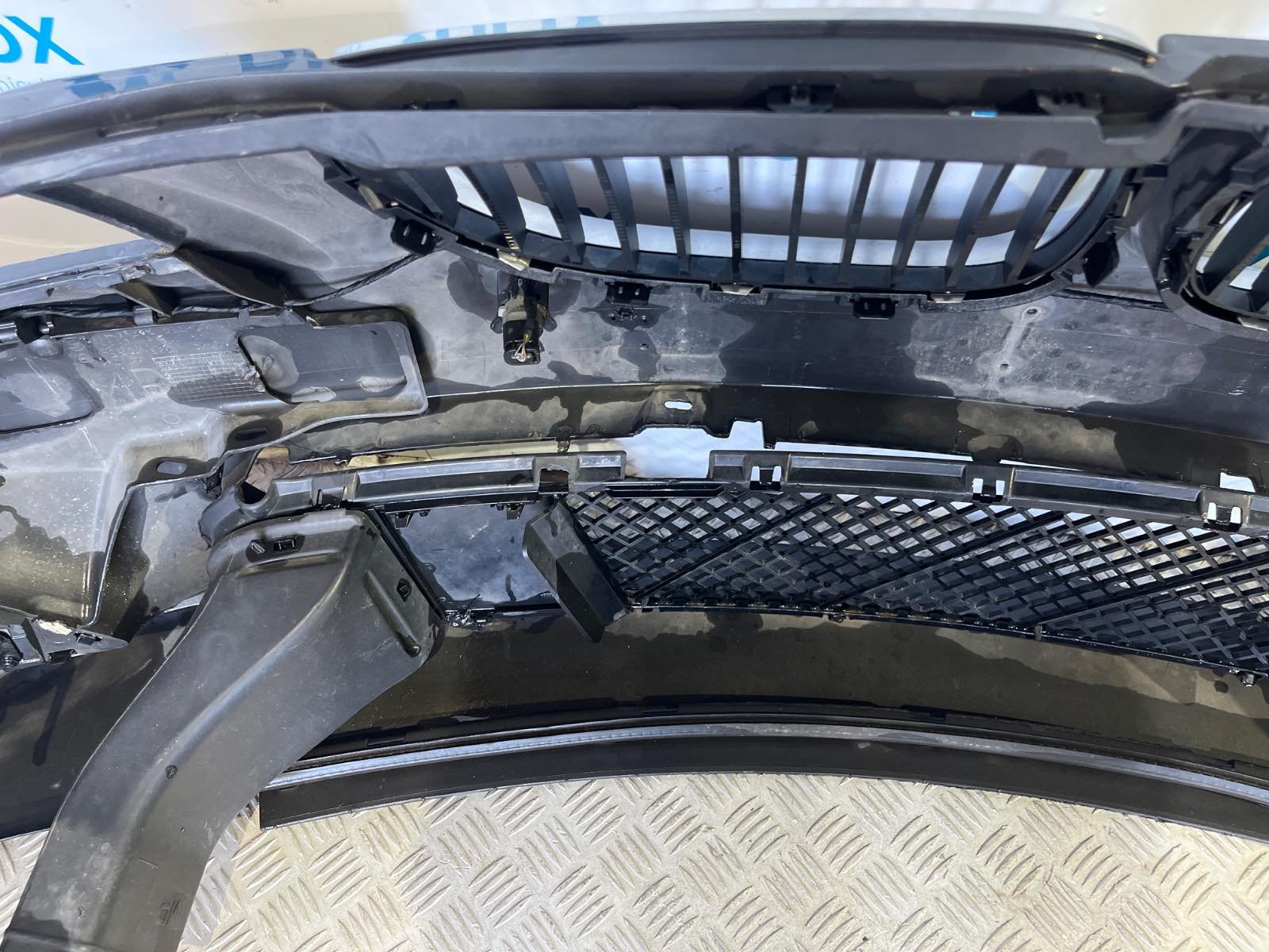 PARAGOLPES DELANTERO BMW SERIE 5 TOURING (E61) - recambio desguace - vista 8