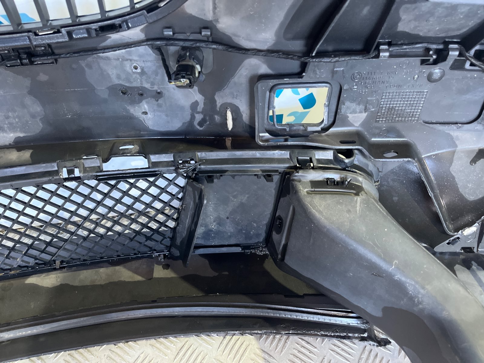 PARAGOLPES DELANTERO BMW SERIE 5 TOURING (E61) - recambio desguace - vista 9