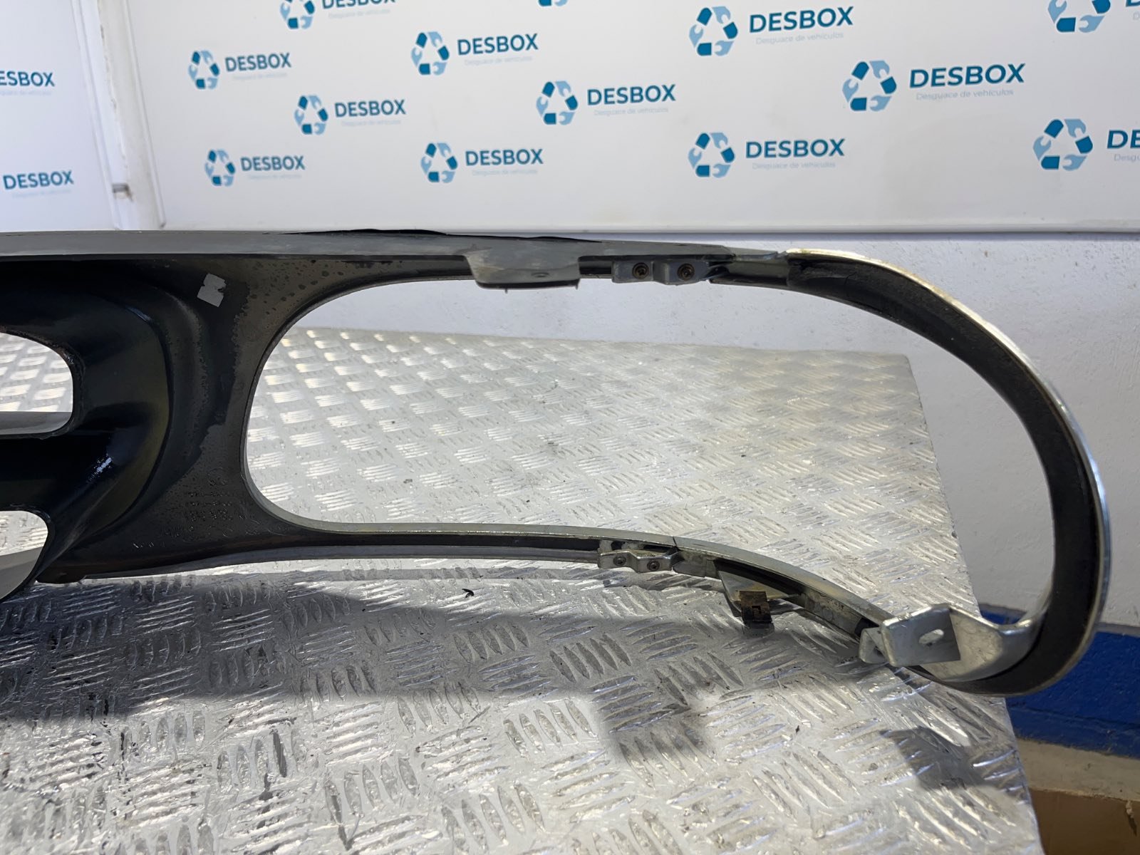 REJILLA DELANTERA FORD EXPLORER - recambio desguace - vista 8