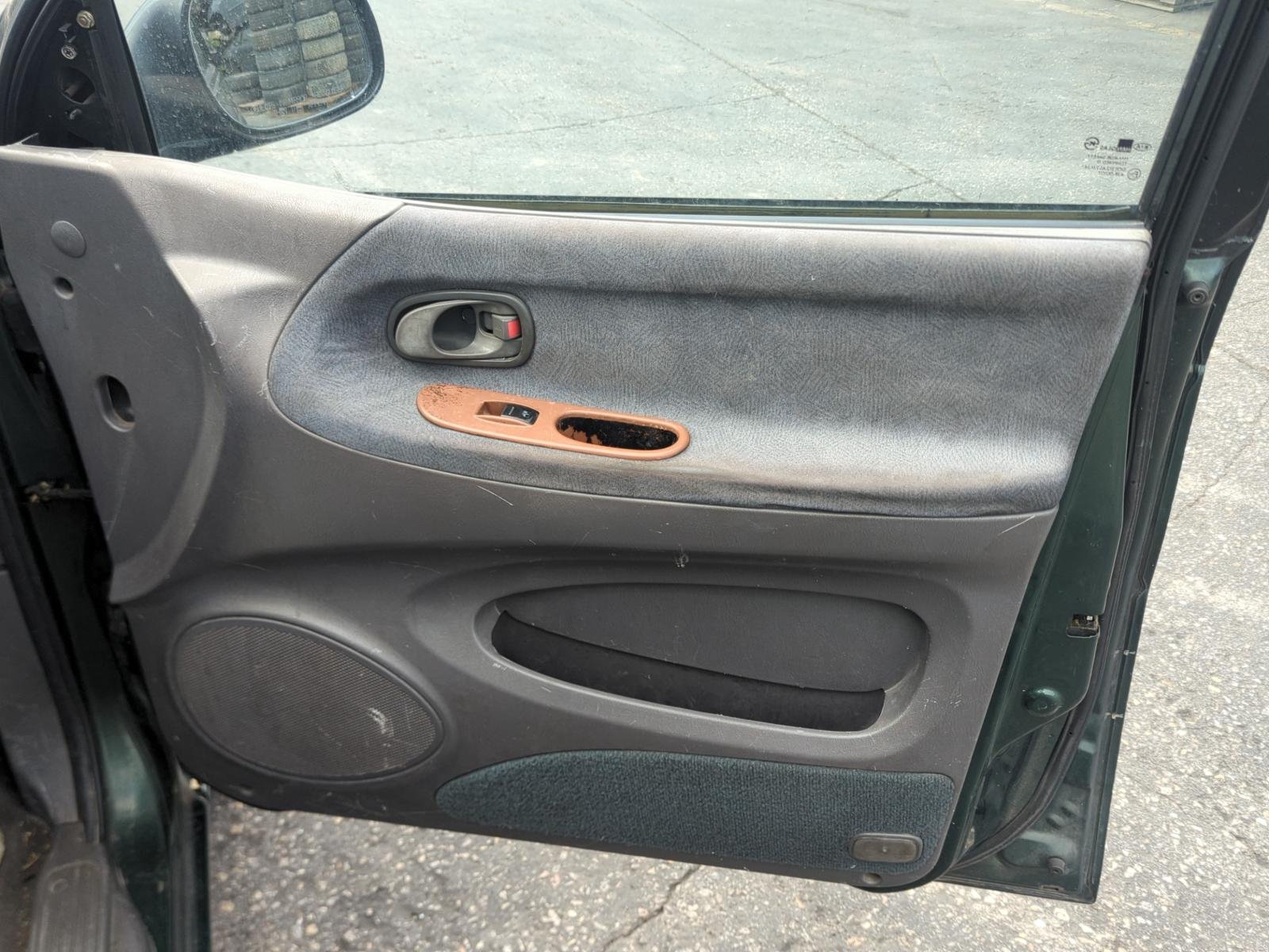 TRANSMISION DELANTERA IZQUIERDA KIA CARNIVAL II - recambio desguace - vista 17