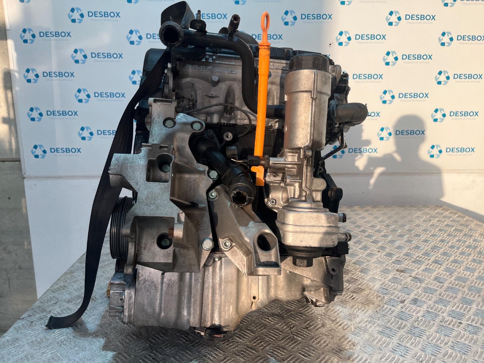 MOTOR VOLKSWAGEN PASSAT BERLINA (3B3) - recambio desguace - vista 2