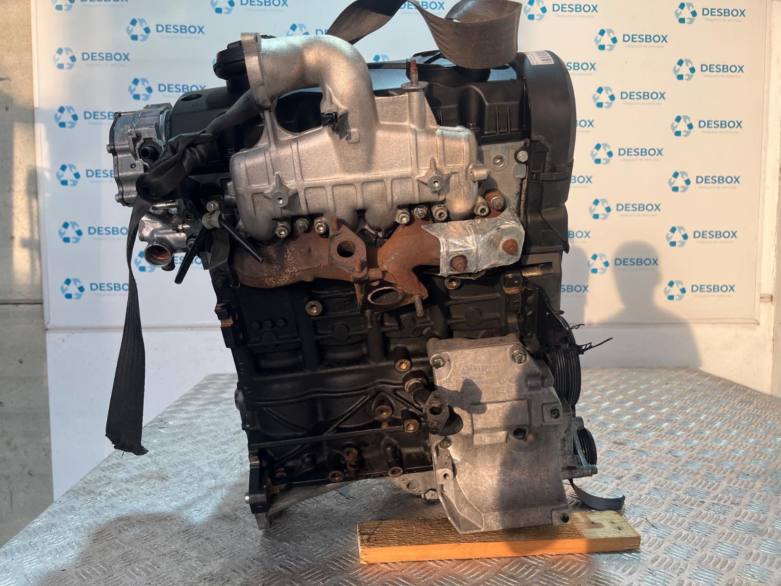 MOTOR VOLKSWAGEN PASSAT BERLINA (3B3) - recambio desguace - vista 4