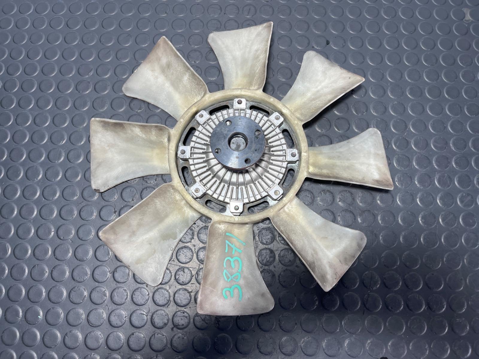 VENTILADOR VISCOSO MOTOR HYUNDAI H-1 Furgoneta - recambio desguace - vista 3