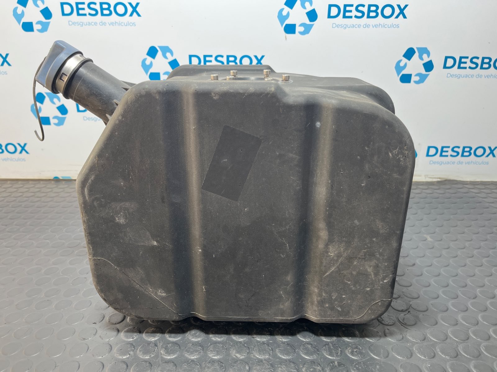 DEPOSITO ADBLUE RENAULT MAXITY - recambio desguace - vista 3