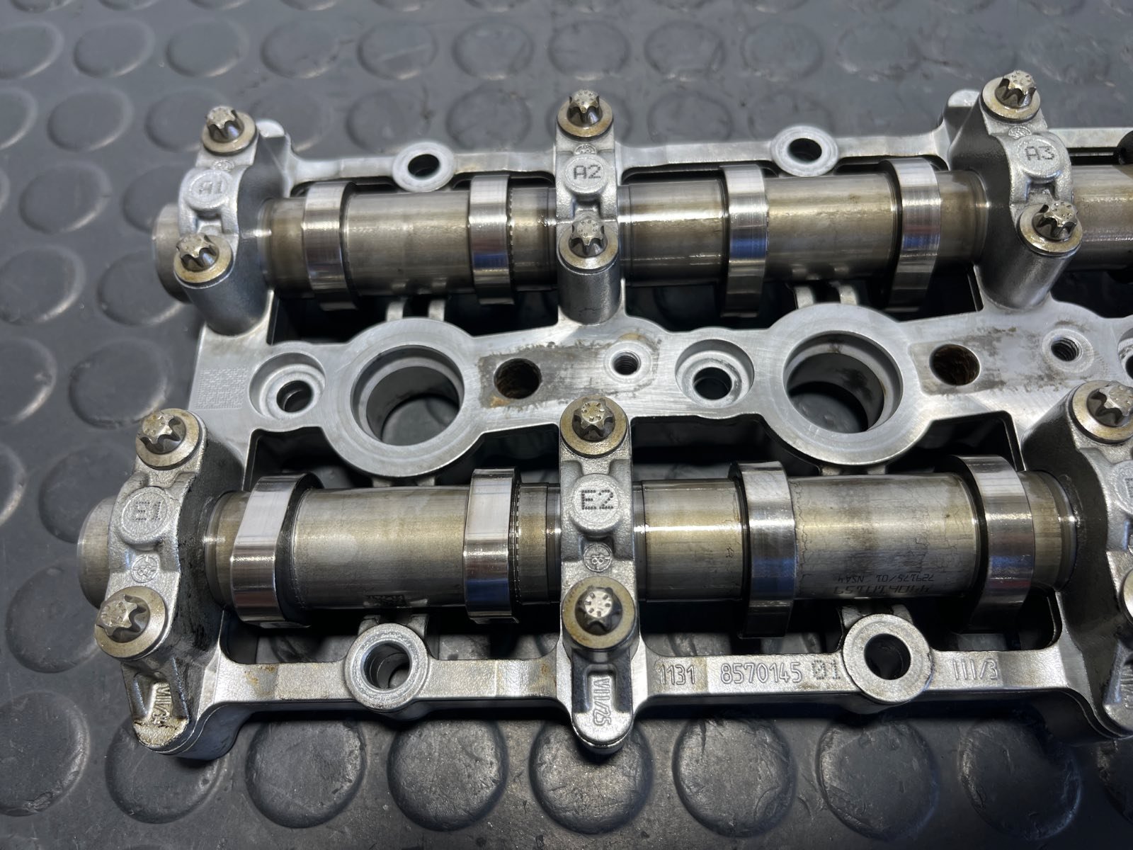 ARBOL DE LEVAS BMW SERIE X1 (F48) - recambio desguace - vista 2