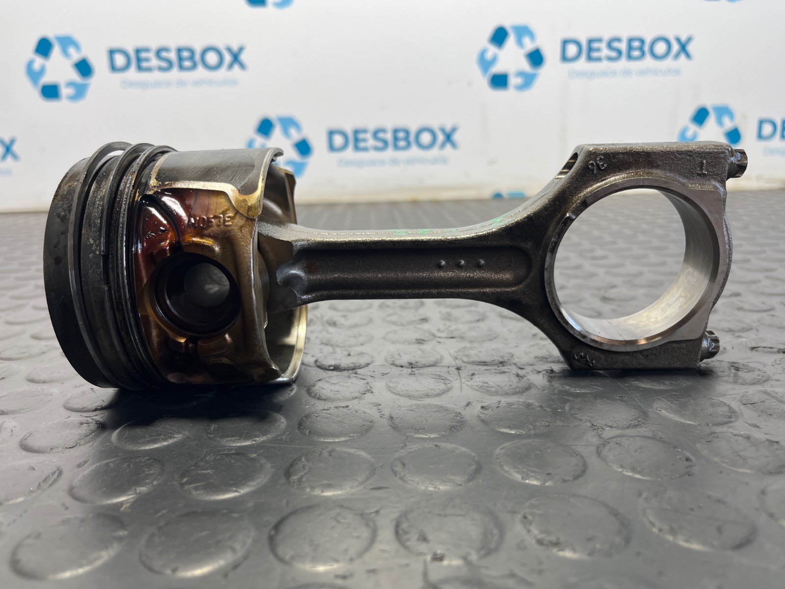 PISTON BMW SERIE X1 (F48) - recambio desguace