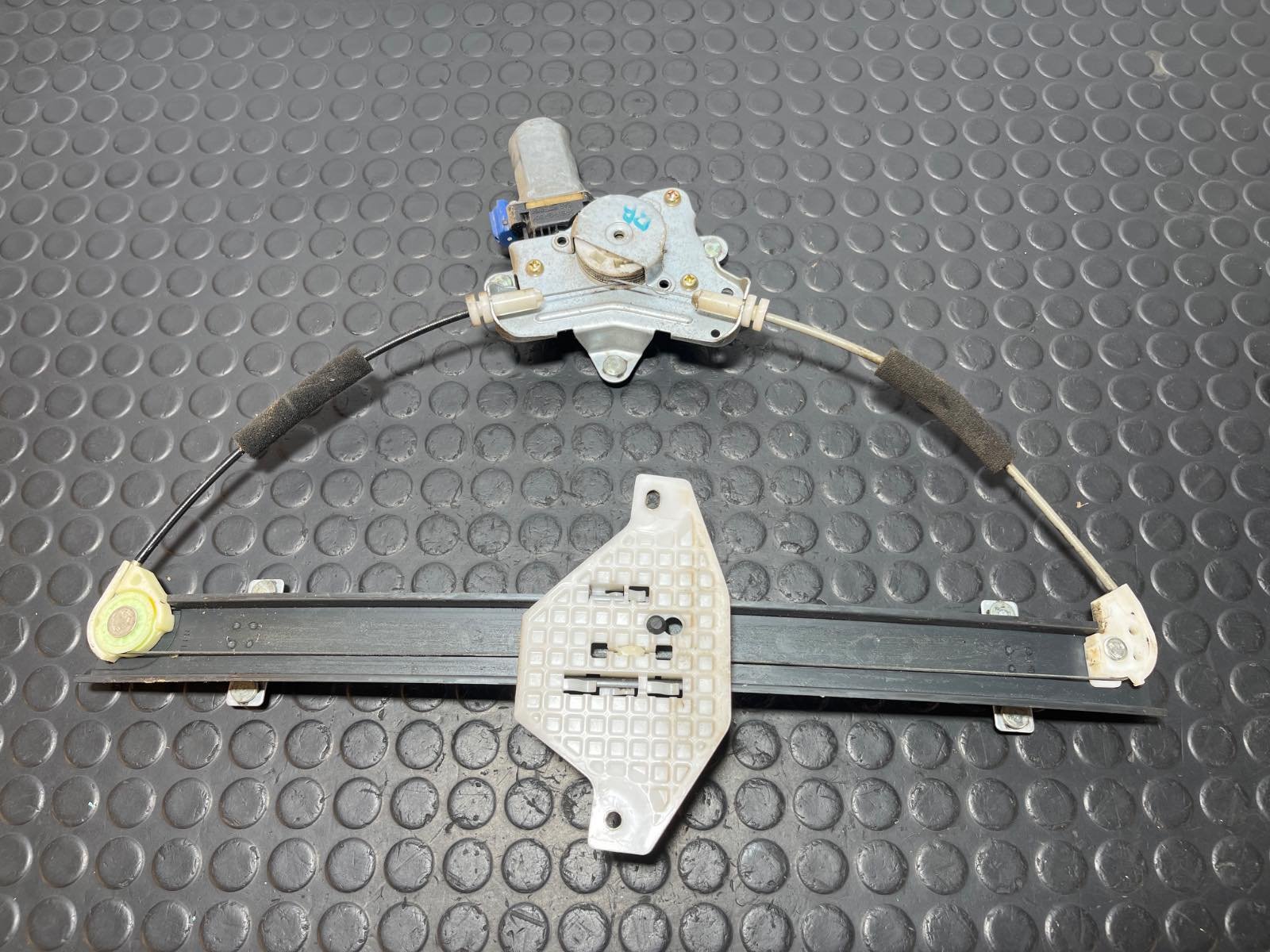 ELEVALUNAS DELANTERO DERECHO CHEVROLET CAPTIVA - recambio desguace - vista 2