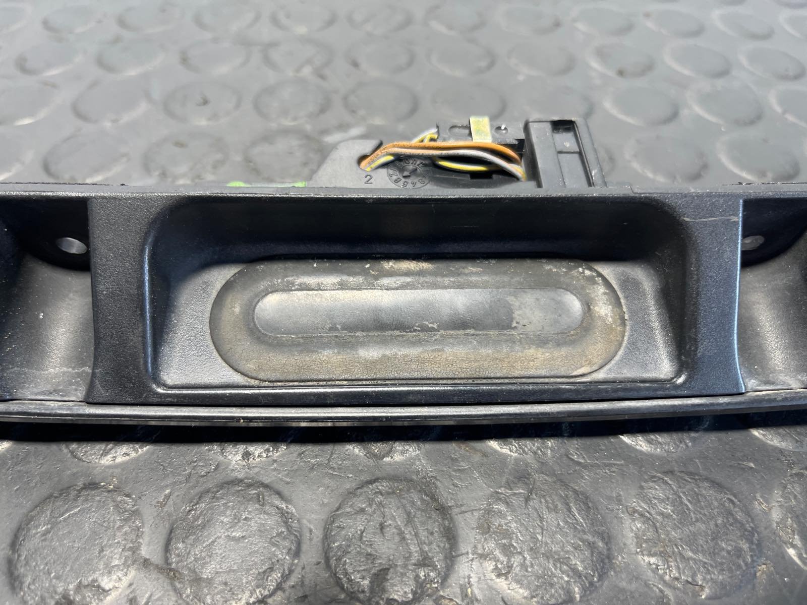MANETA EXTERIOR MALETERO / PORTON BMW SERIE 3 BERLINA (E46) - recambio desguace - vista 4