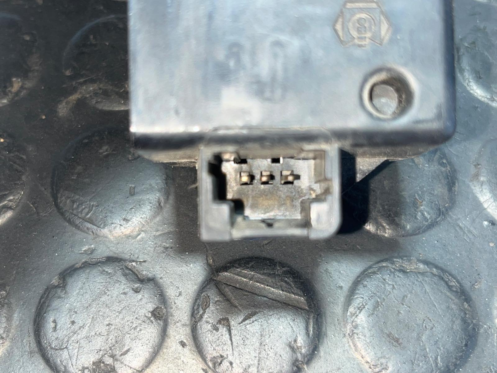 CERRADURA MALETERO / PORTON CITROEN XSARA BERLINA - recambio desguace - vista 3