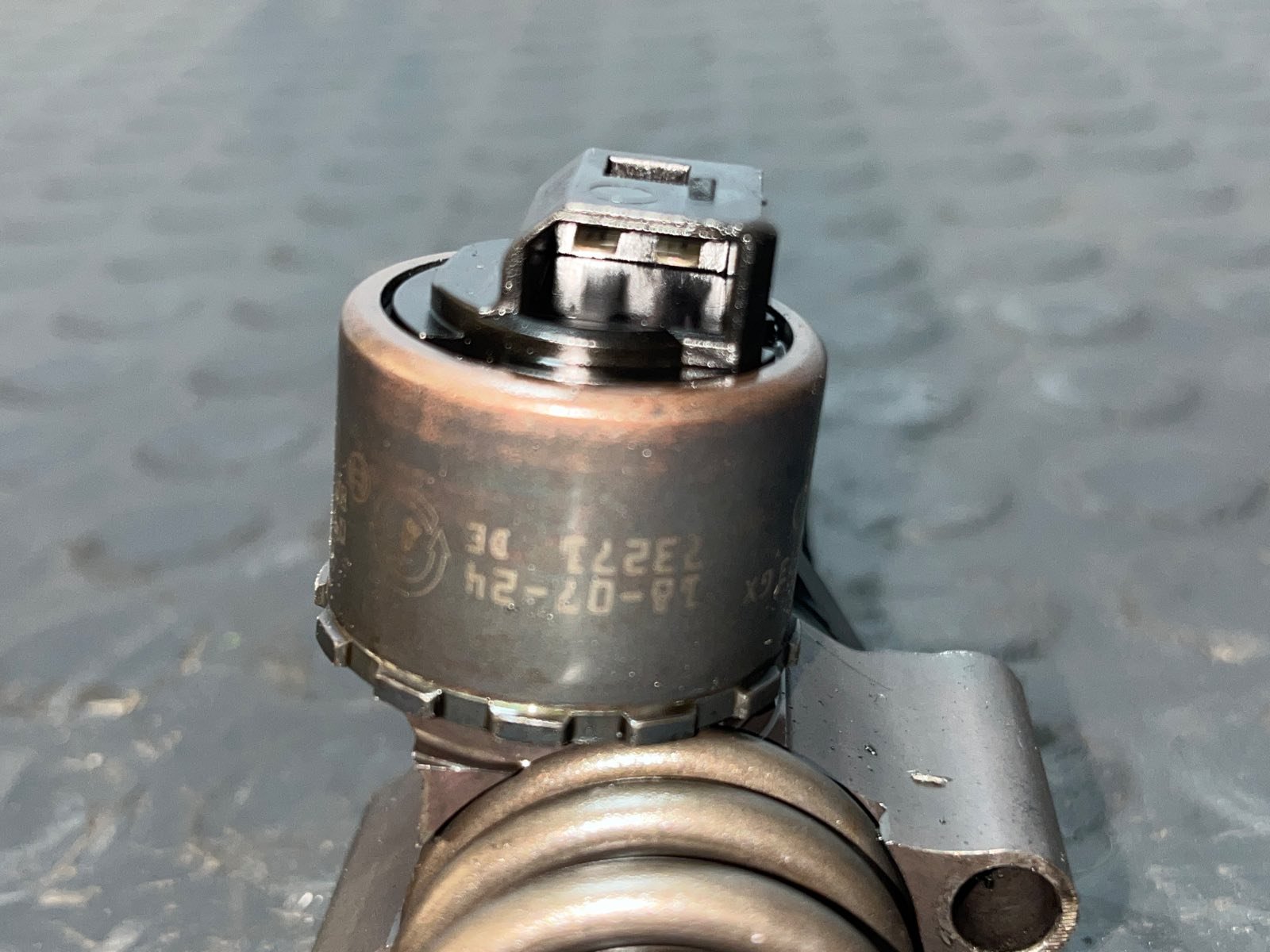 INYECTOR VOLKSWAGEN GOLF V BERLINA (1K1) - recambio desguace - vista 4