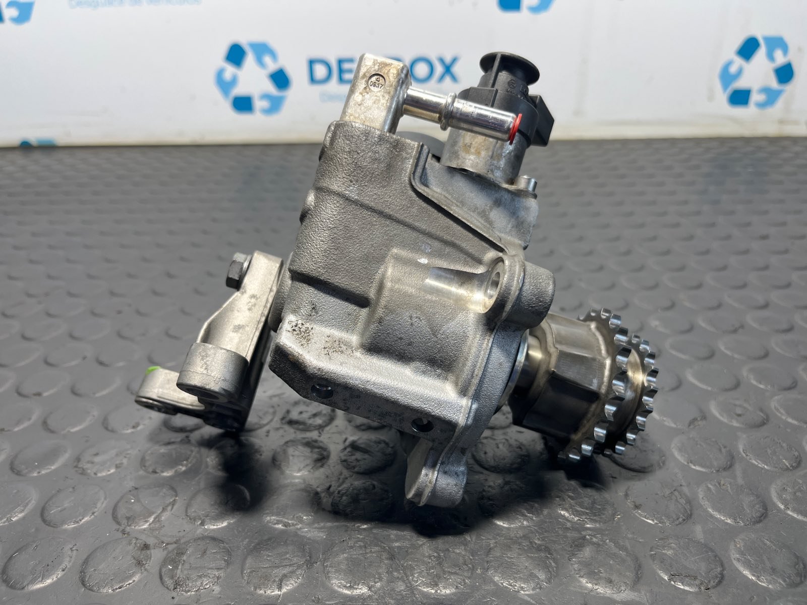 BOMBA INYECCION BMW SERIE X1 (F48) - recambio desguace - vista 2