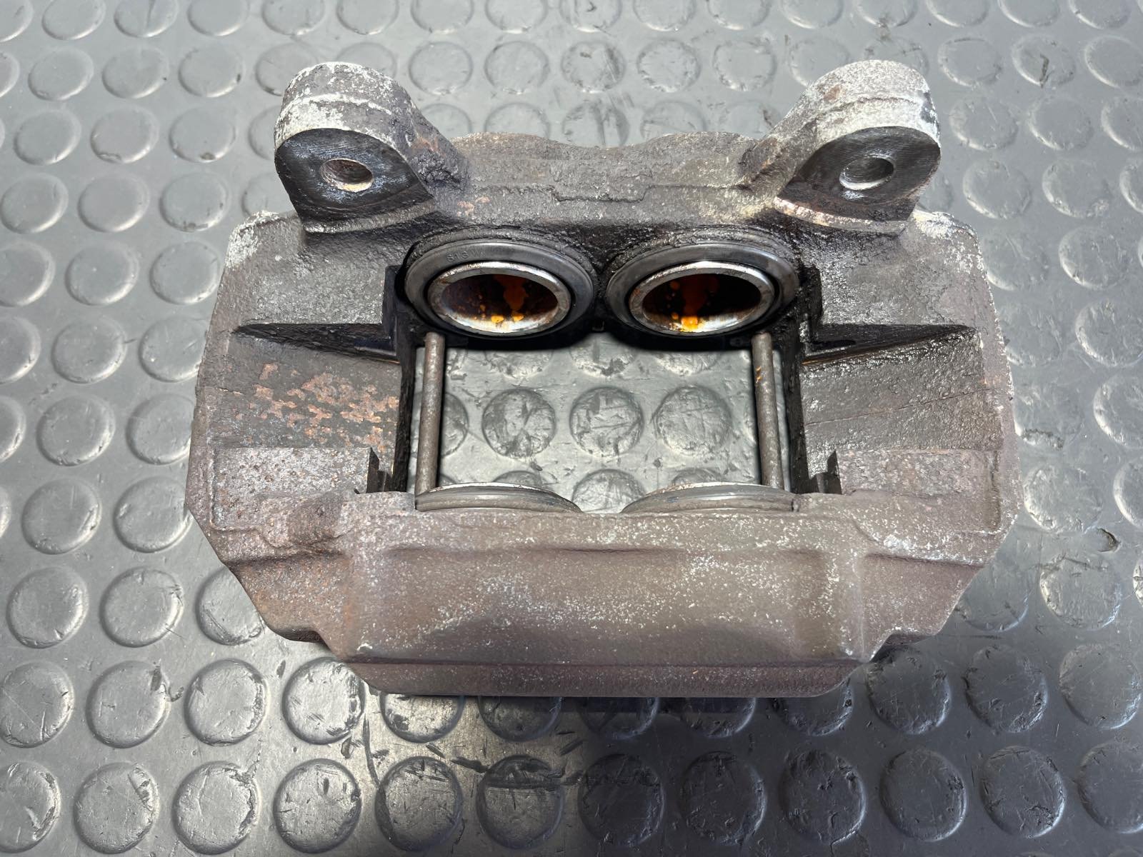PINZA DE FRENO DELANTERA DERECHA TOYOTA LAND CRUISER HDJ80 - recambio desguace - vista 4