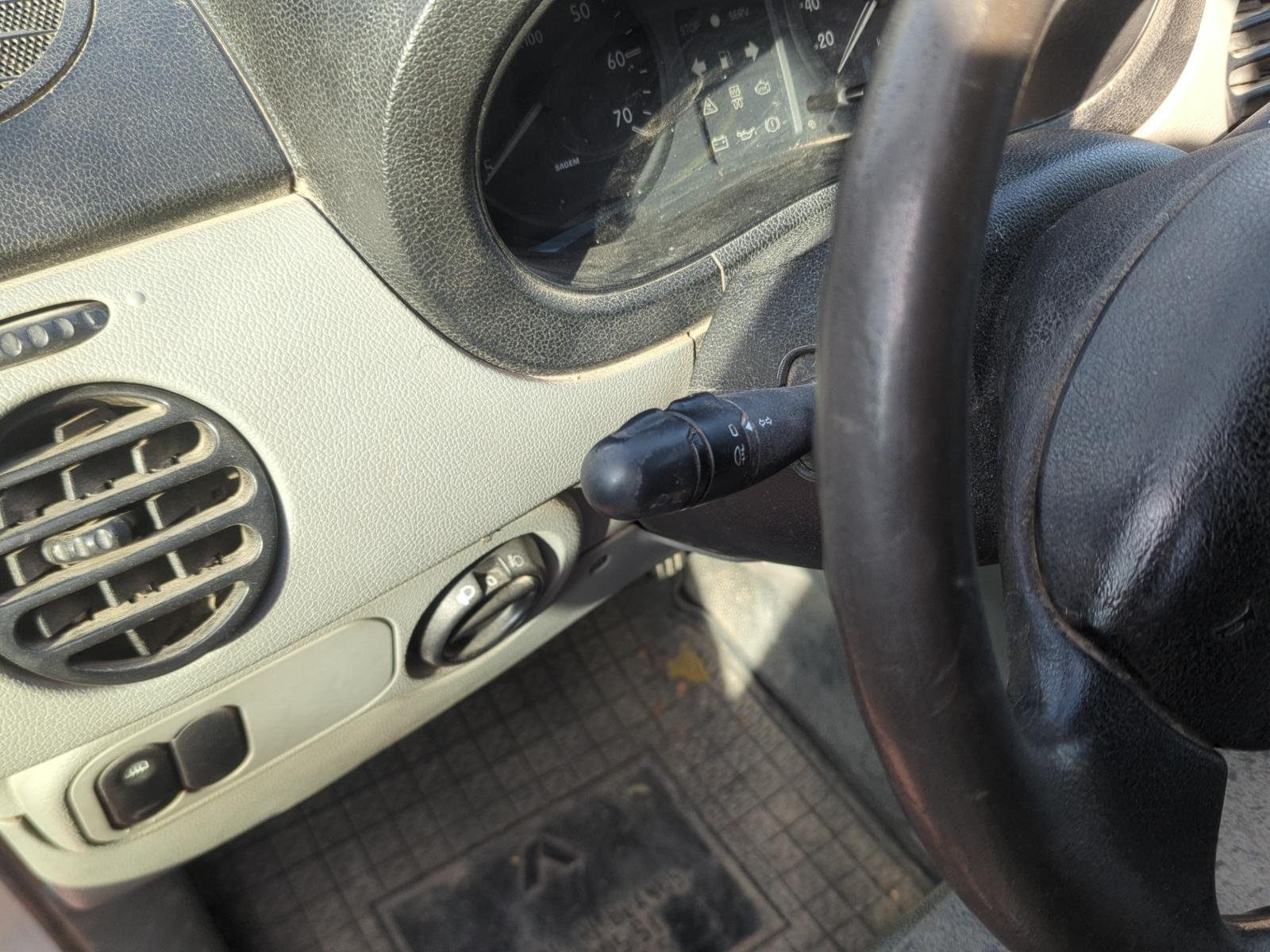 REJILLA DELANTERA RENAULT KANGOO (F/KC0) - recambio desguace - vista 6